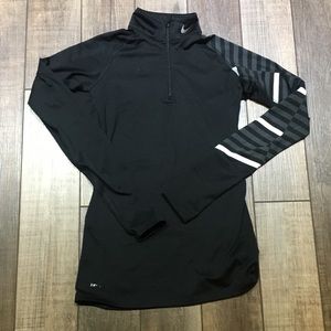 Small Nike quarter zip running top